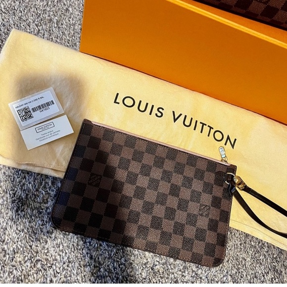 Louis Vuitton Pochette - Picture 1 of 5